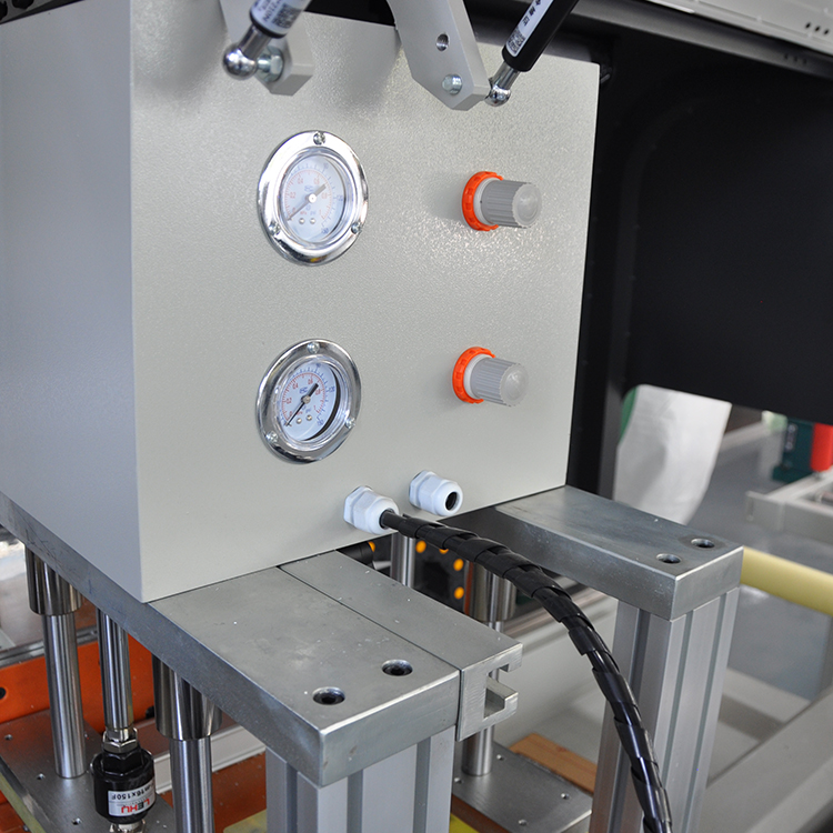 高精度全自動切鋁機細節圖