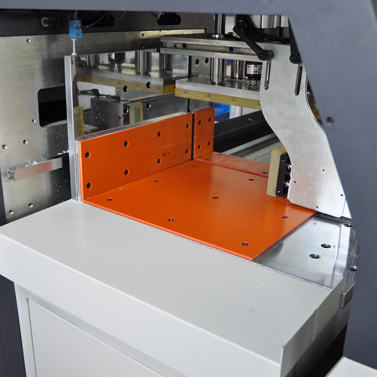 高精度鋁材切割機(jī) 高精度鋁材切割機(jī)