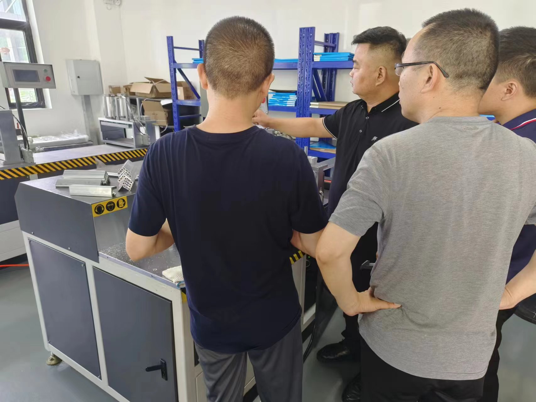 精密鋁材切割機