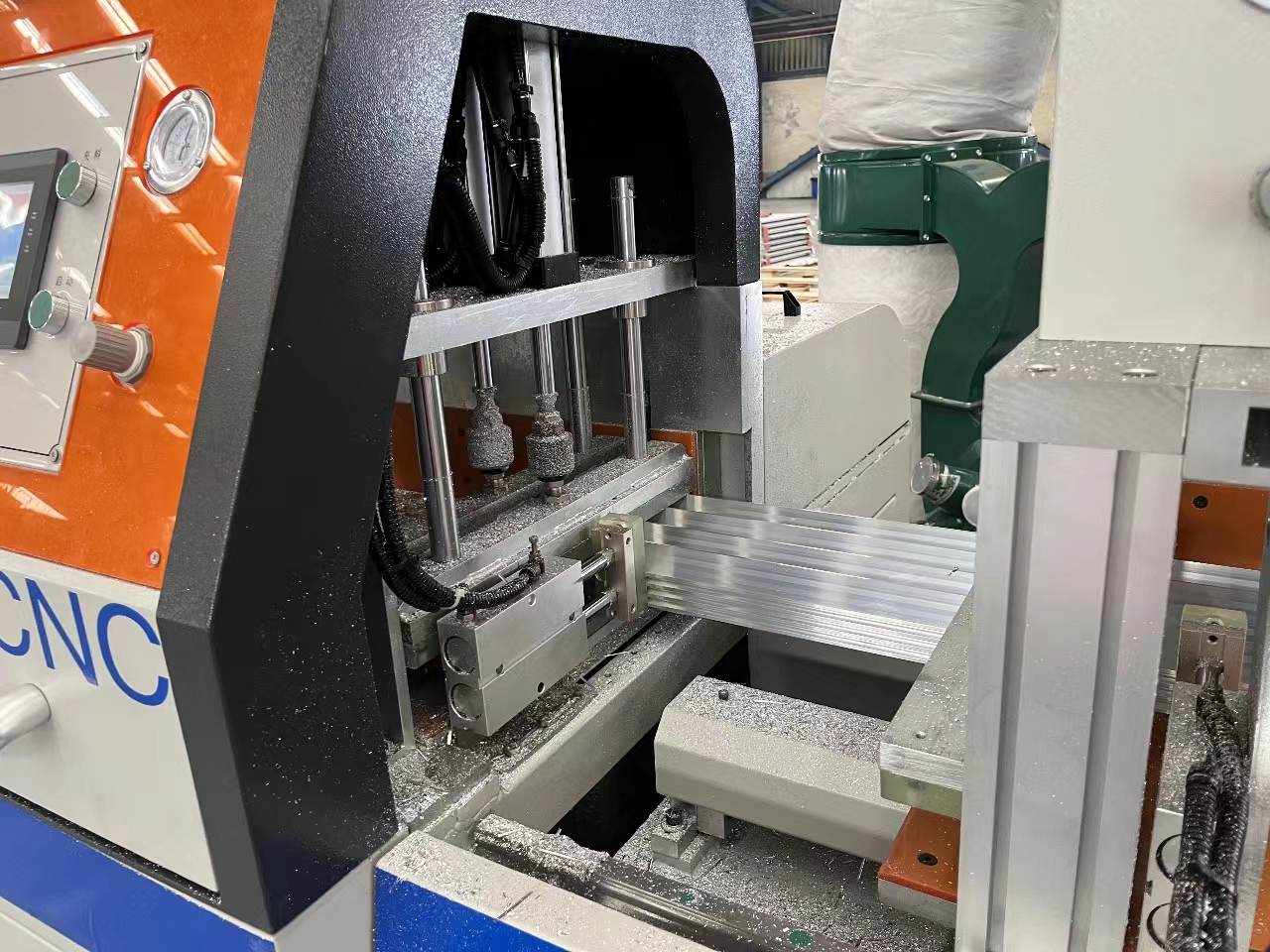 鋁門窗角碼切割機 鋁門窗角碼切割機