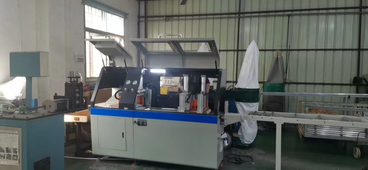 鋁合金精密切割機(jī) 鋁合金精密切割機(jī)