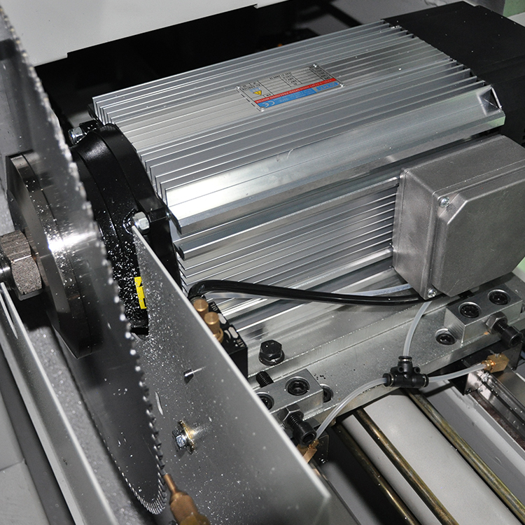 550無尾料分離式全自動切鋁機細節圖5 550無尾料分離式全自動切鋁機細節圖5