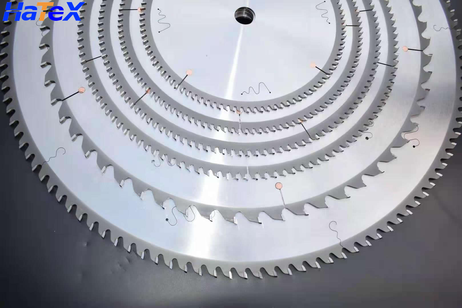 如何解決切鋁棒時粘鋸片問題